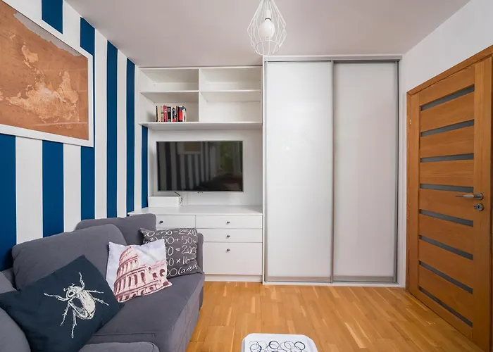 Solec 2-Bedroom Vistula Apartment
