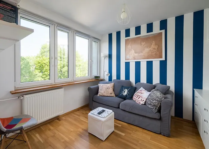 Solec 2-Bedroom Vistula Apartment