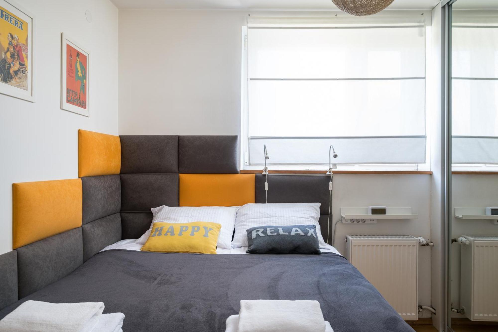 Solec 2-bedroom Vistula Apartment *