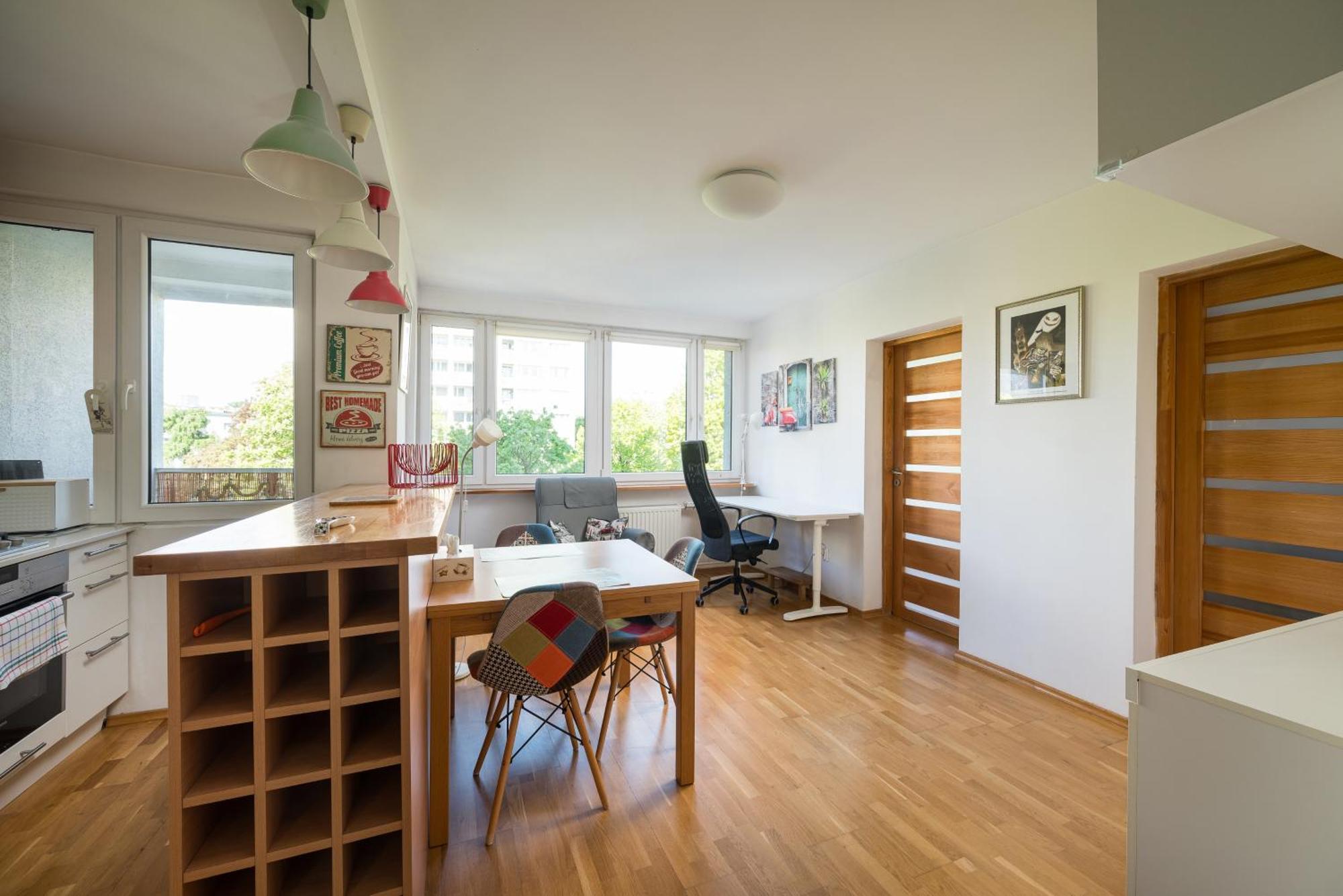 Solec 2-bedroom Vistula Apartment *
